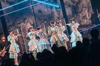 「Devil ANTHEM. ONE MAN LIVE『#でび夏霞演奏会2025』」の様子。（撮影：真島洸）