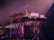 藤井怜央（Vo, Key）（撮影：Motouchi Daikichi）