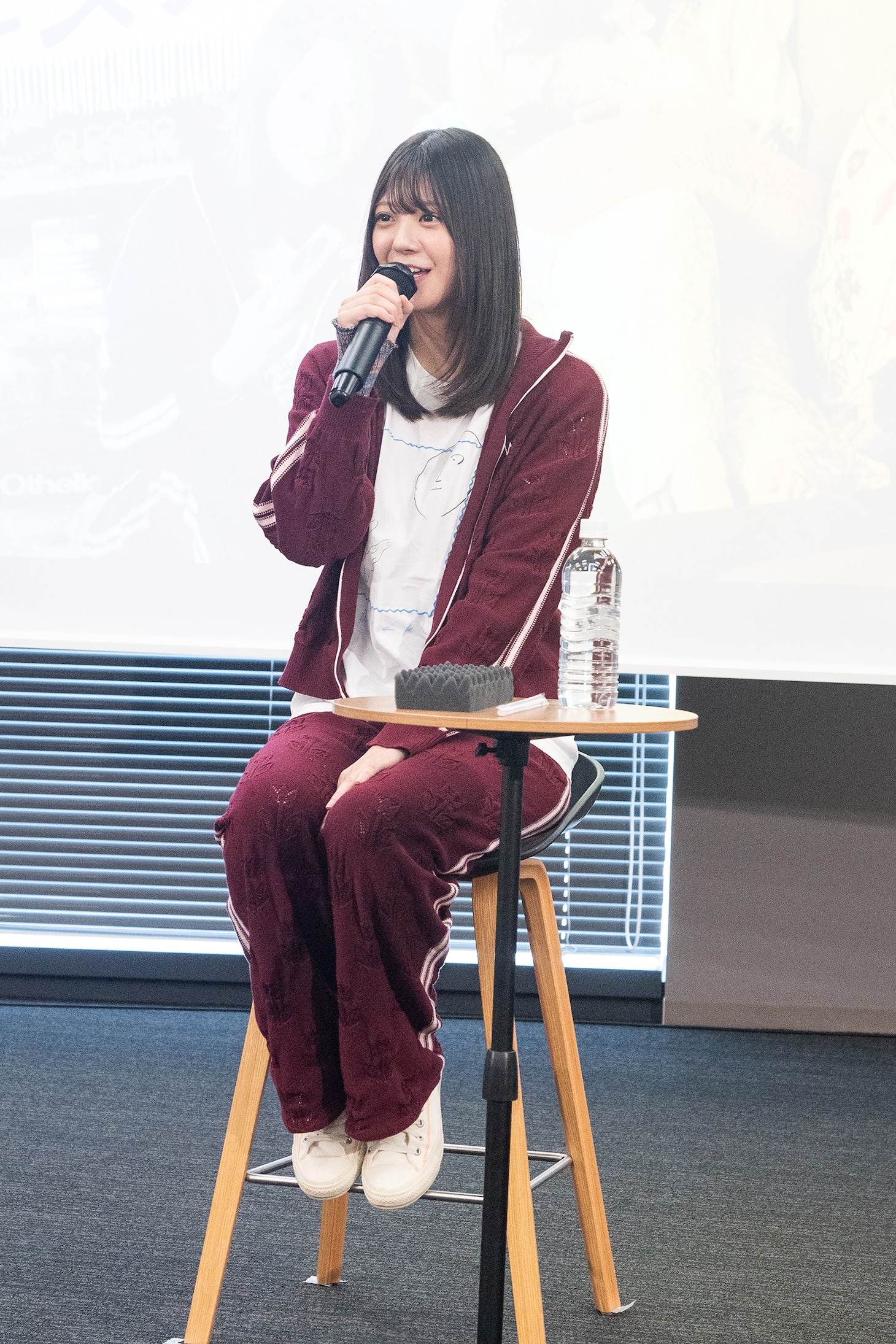 冨里奈央