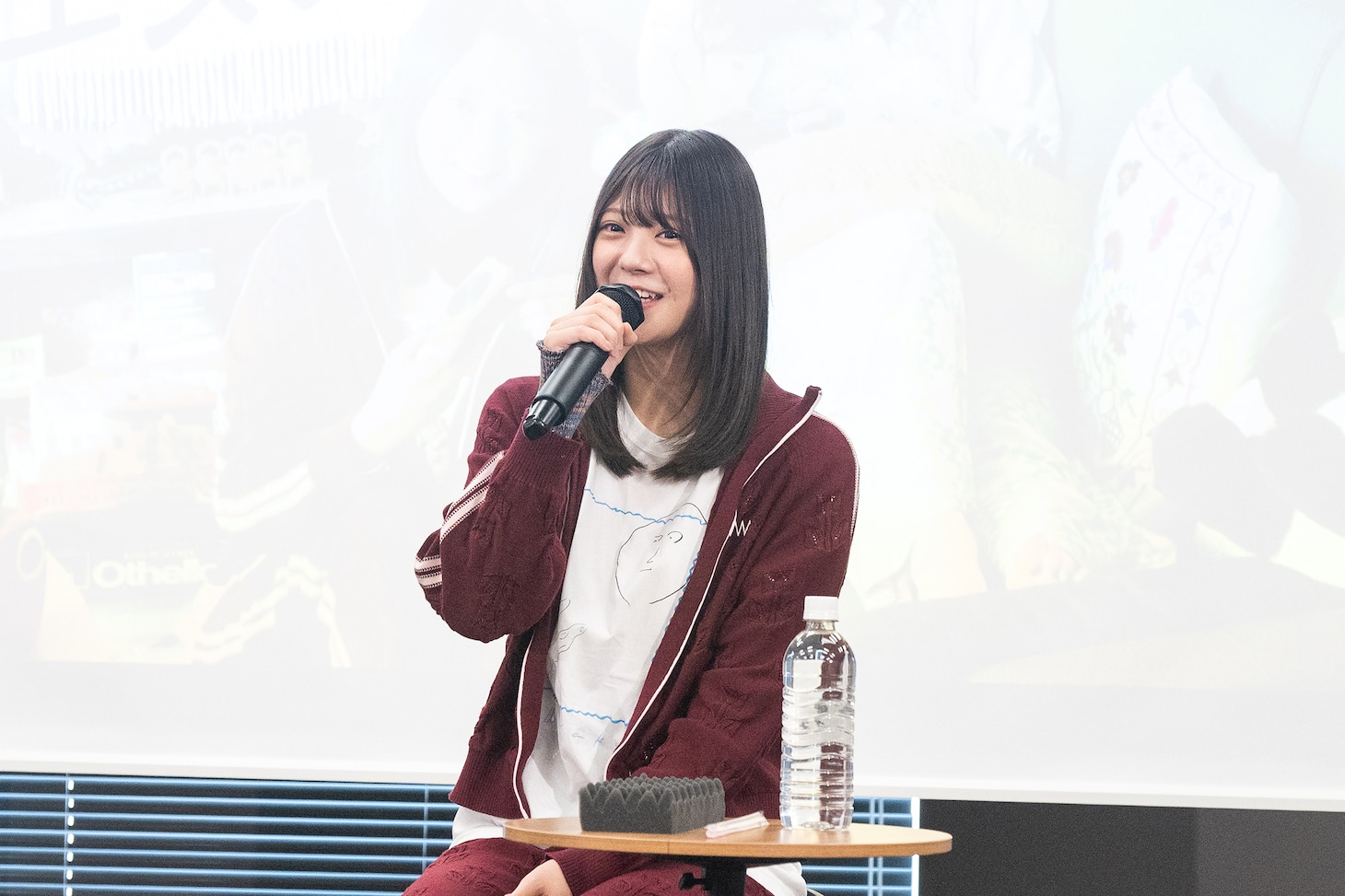 冨里奈央