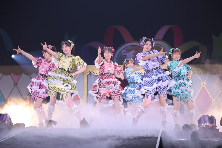 「超ときめき♡宣伝部のきみのハートにロックオンTOUR 2025 ～10th Anniversary～」神奈川・横浜アリーナ公演の様子。