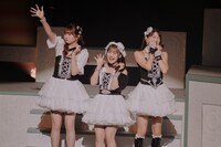 岡村ほまれ、横山玲奈、牧野真莉愛。