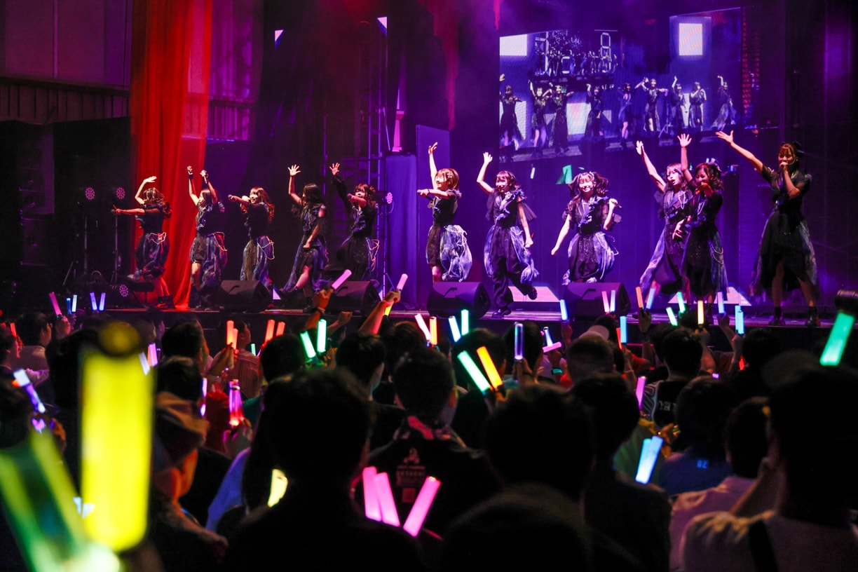 WHITE SCORPIONが3rdワンマン「連撃」で見せた進化「パフォーマンスで皆さんの心を打ちたい」