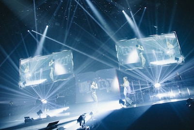 YonYonとの「Mirror（選択）」パフォーマンスの様子。（Photo by Leo Iizuka）