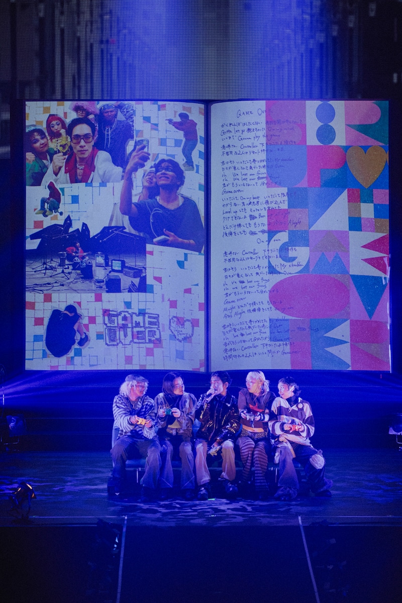 「GAME OVER」パフォーマンスの様子。（Photo by Leo Iizuka）