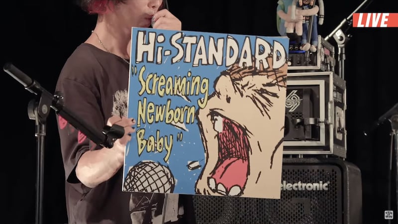 ミニアルバム「Screaming Newborn Baby」のジャケット。