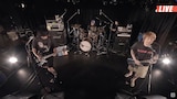 Hi-STANDARDによる生配信ライブの様子。