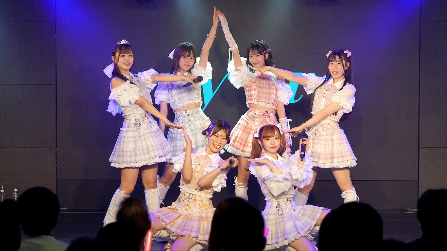 「最優秀助演賞」を初披露するmy fav。