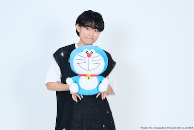 Tani Yuukiとドラえもん。©藤子プロ・小学館・テレビ朝日・シンエイ・ADK