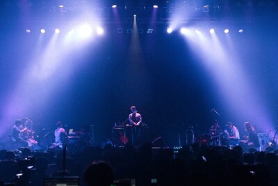 小袋成彬のパフォーマンスの様子。（Photo by Asami Nobuoka）