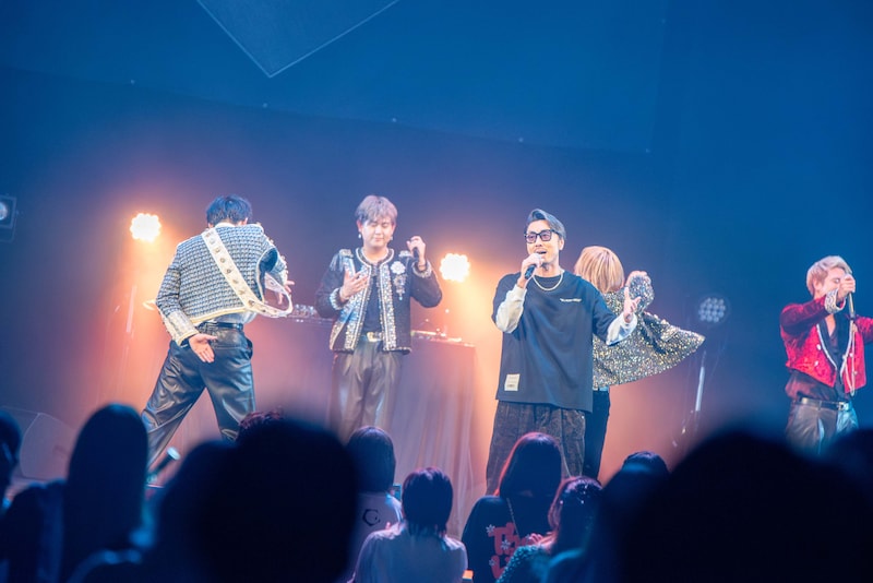 Cool-Xと山猿のコラボパフォーマンスの様子。（写真提供：I.Y.O）