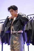 レザージャケットを着用する零/L.E.I.（川村壱馬）。