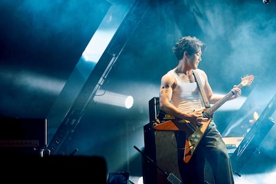 田辺由明（G, Cho）（撮影：酒井ダイスケ）