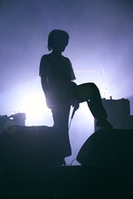 鈴木圭介（Vo）（撮影：新保勇樹）