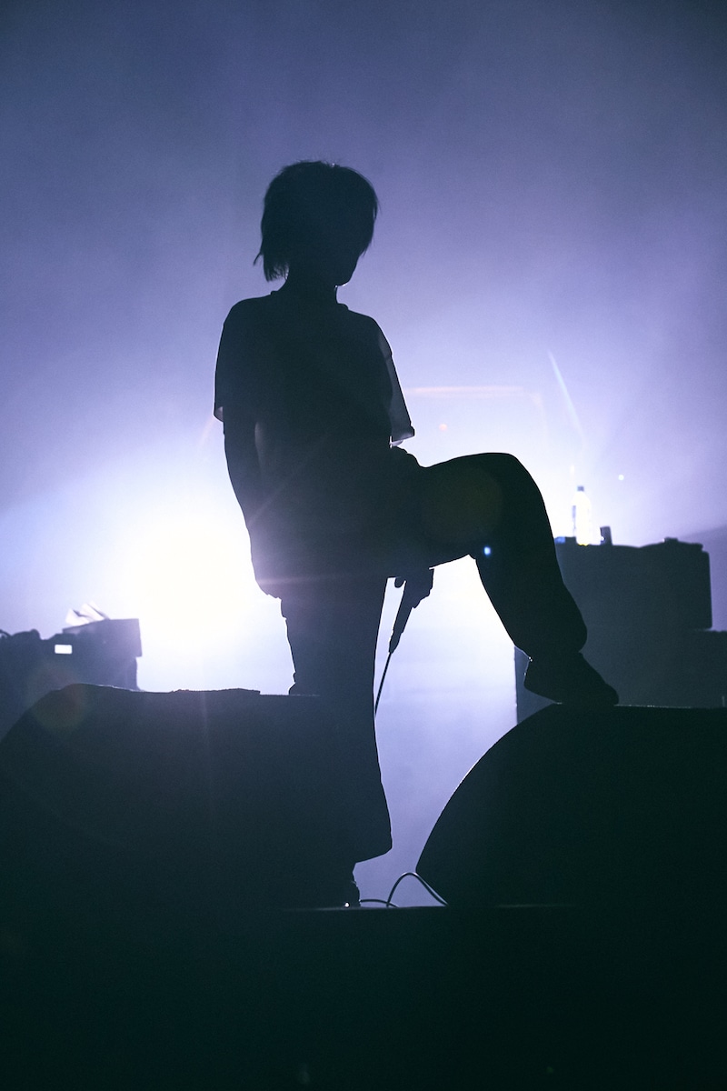 鈴木圭介（Vo）（撮影：新保勇樹）