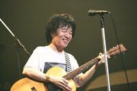 鈴木圭介（Vo）（撮影：新保勇樹）