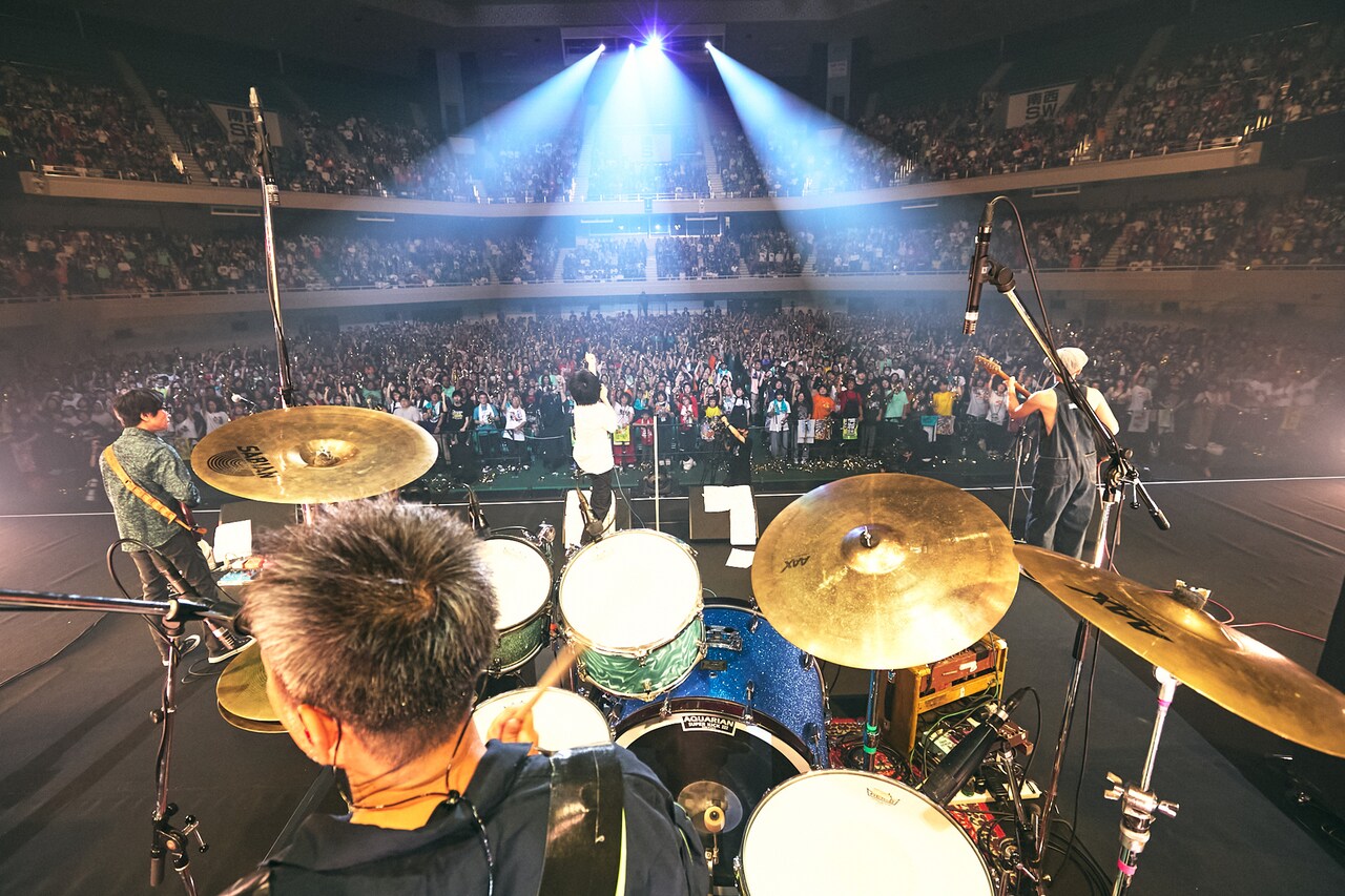 フラワーカンパニーズ、10年ぶり2度目の日本武道館ワンマンで示した