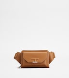 渡辺翔太(Snow Man)が身に付けていた「T タイムレス」の新作ベルトバッグ。©TOD’S