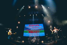 神奈川・Uvanceとどろきスタジアム by Fujitsu公演の開催を発表するSHISHAMO。（等々力陸上競技場）（撮影：渡邉一生）