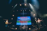 神奈川・Uvanceとどろきスタジアム by Fujitsu公演の開催を発表するSHISHAMO。(等々力陸上競技場)(撮影:渡邉一生)
