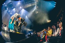 「SHISHAMO ワンマンライブ2025『残暑お見舞い申し上げます!!!』」を終えたSHISHAMO。（撮影：渡邉一生）