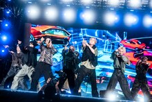 MAZZEL（撮影：田中聖太郎写真事務所）