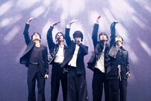 STARGLOW（撮影：田中聖太郎写真事務所）