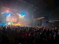 「OS☆U東名阪ツアー～DREAMIN'!!～」愛知・COMTEC PORTBASE公演の様子。（写真提供：I.Y.O）