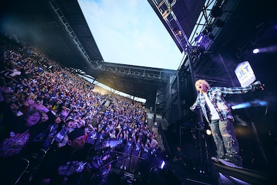 SPYAIR「JUST LIKE THIS 2025」初日公演の様子。