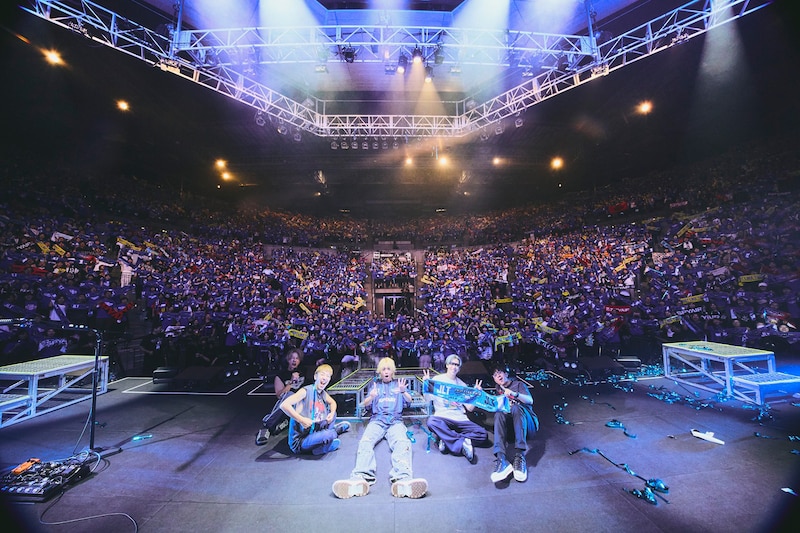 SPYAIR「JUST LIKE THIS 2025」初日公演の様子。