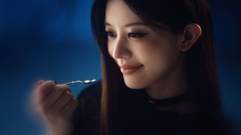 ハーゲンダッツWebムービー 「悪魔のささやき」編より。