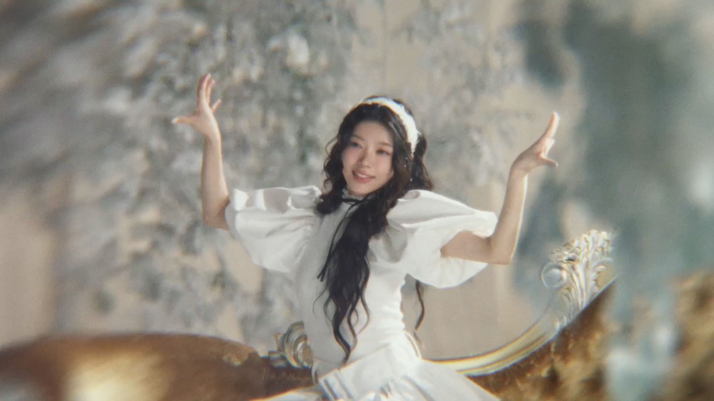 ハーゲンダッツWebムービー「天使のおさそい」編より。