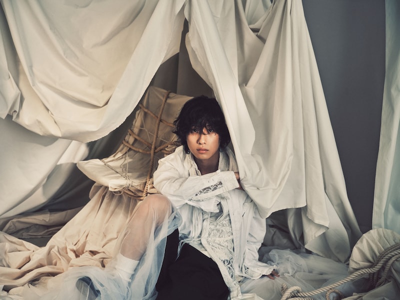 OSHIKIKEIGOの新しいアーティスト写真。