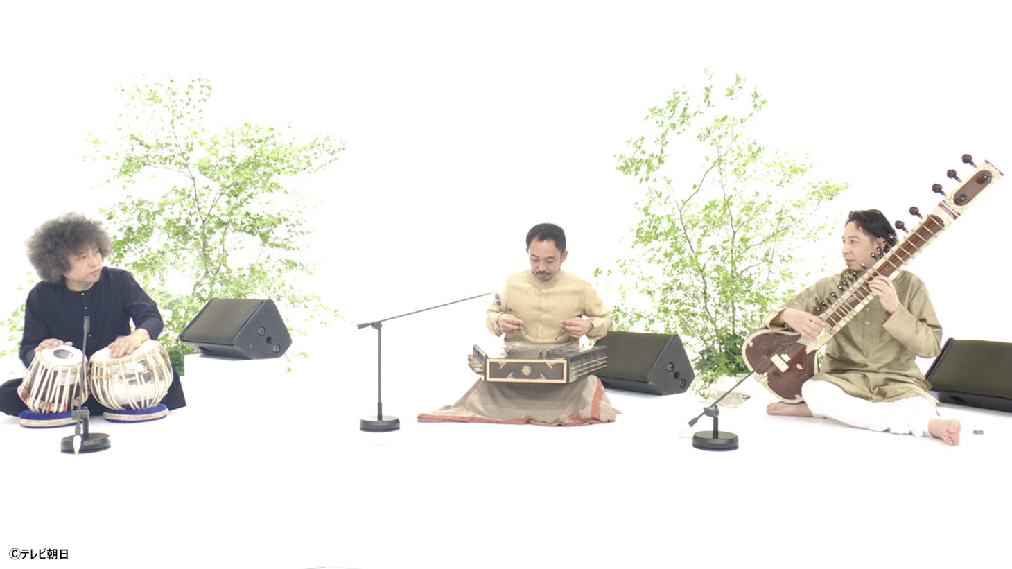 左からU-zhaan、新井孝弘、武藤景介。