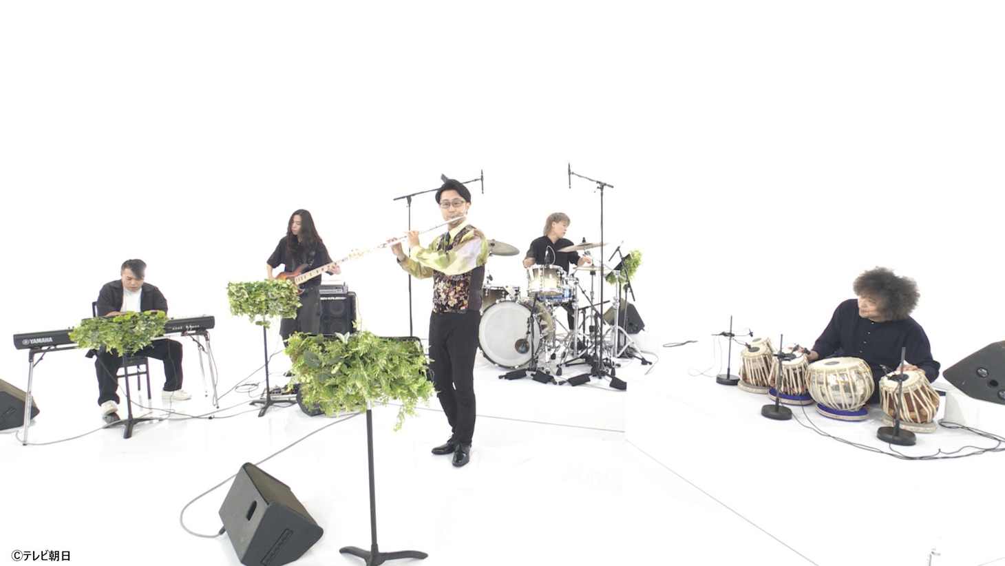左から伊賀拓郎、小栢伸五、多久潤一朗、直井弦太、U-zhaan。