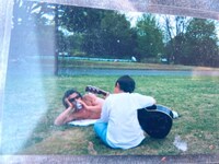 公園での特訓。それを見守る父。