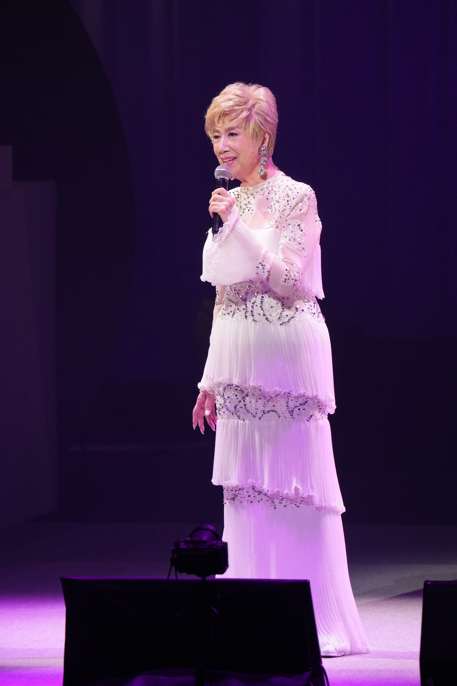 瀬川瑛子