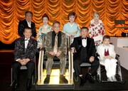 後列上から鳥羽一郎、大月みやこ、小林幸子、瀬川瑛子、前列左から里見浩太朗、北島三郎、小林旭、水前寺清子。