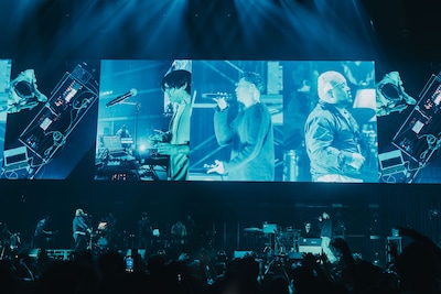 「Pretenders feat. C.O.S.A. & Yo-Sea」のパフォーマンスの様子。（撮影：横山マサト）