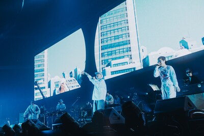 「Pointless 5」のパフォーマンスの様子。（撮影：横山マサト）