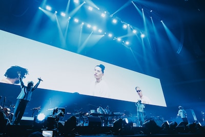 「Perfect Blue feat. Tiji Jojo, Daichi Yamamoto, RYO-Z」のパフォーマンスの様子。（撮影：横山マサト）