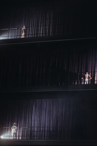 「Expressions」のパフォーマンスの様子。（撮影：横山マサト）