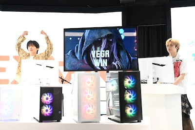 リョウガとユーキの対決の様子。