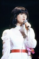 「NAOKO ANTHOLOGY SONGS」DISC4より「ヤング・ボーイ（1980.12.31『第22回輝く日本レコード大賞』）」。