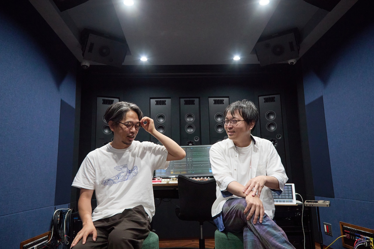 Xylomania Studioで語り合う後藤正文と古賀健一。