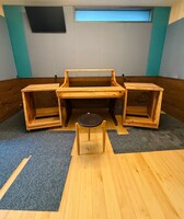 「MUSIC inn Fujieda」に設置予定のコントロールルームのテーブルとラック。