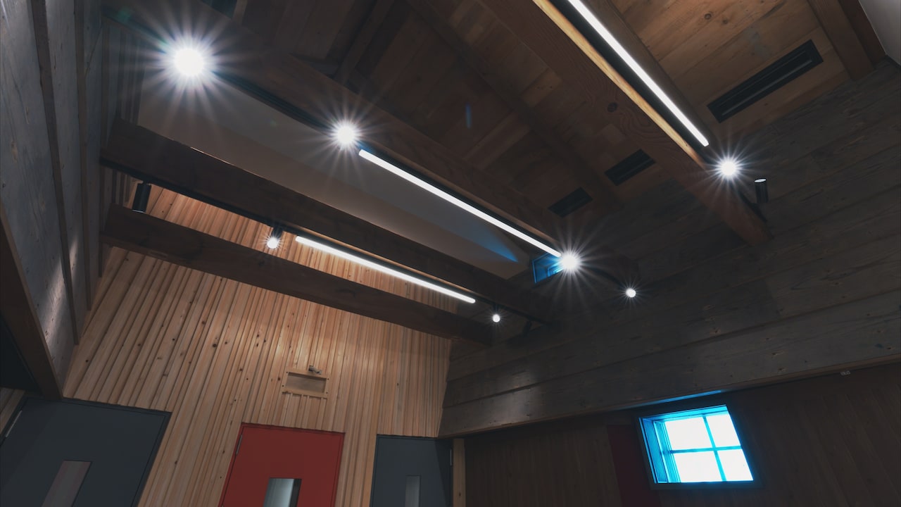 天井が高い「MUSIC inn Fujieda」。(写真提供:渡辺建設株式会社)