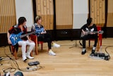 「STUDIO HISASHI with Anime」より、トーク中のGRANRODEOとHISASHI。