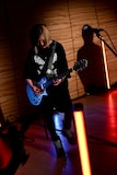 「STUDIO HISASHI with Anime」より、セッション中のHISASHI。