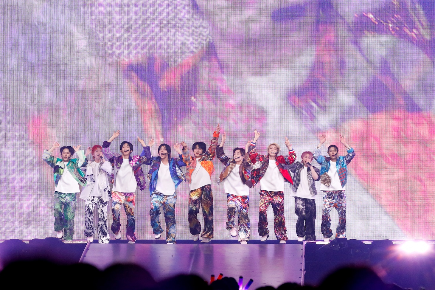 「超特急 The Movie RE:VE」より。
